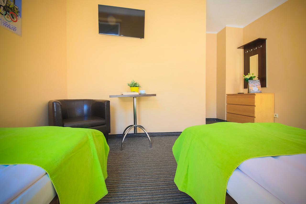Glow Hostel Wrocław Dış mekan fotoğraf