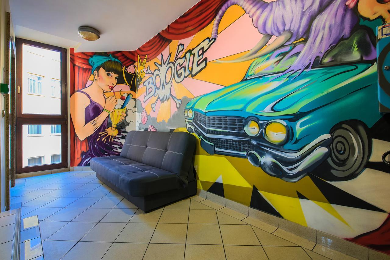 Glow Hostel Wrocław Dış mekan fotoğraf