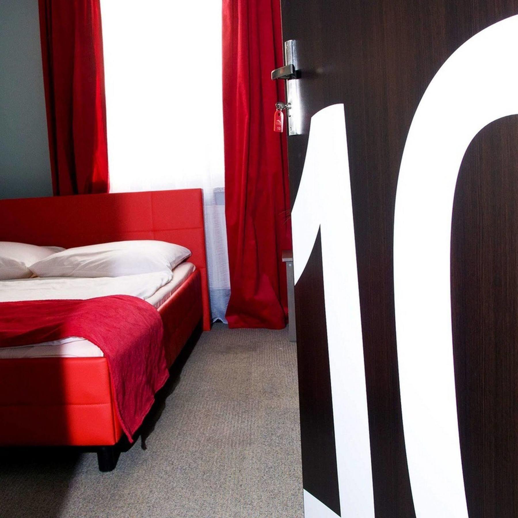 Glow Hostel Wrocław Dış mekan fotoğraf