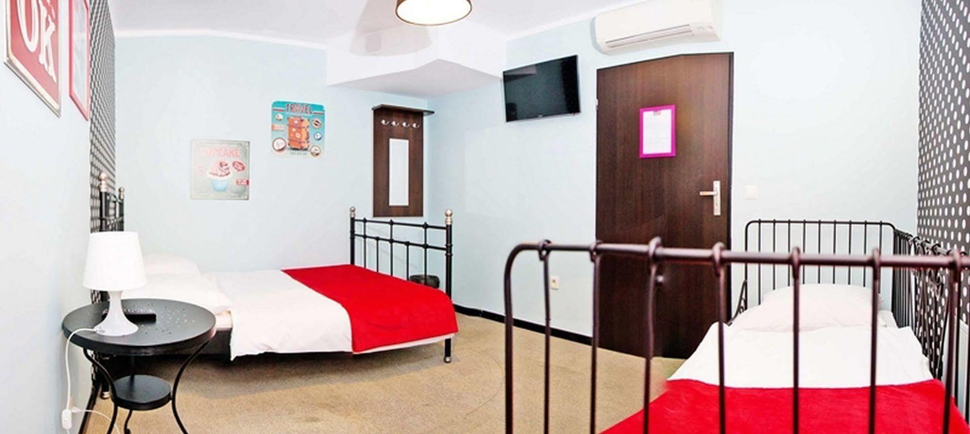 Glow Hostel Wrocław Dış mekan fotoğraf